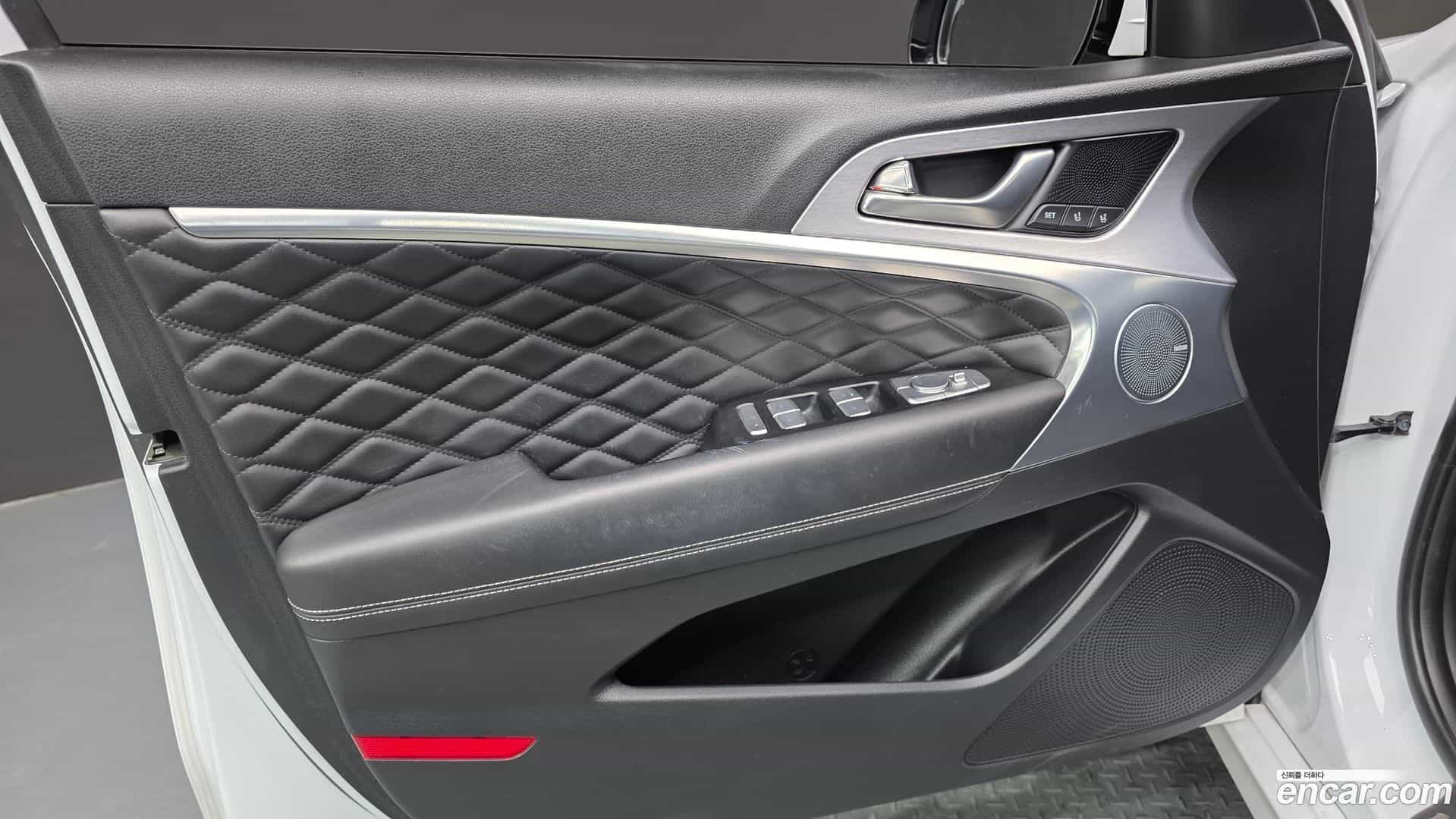 G70 Genesis 2018.2-INNER-034