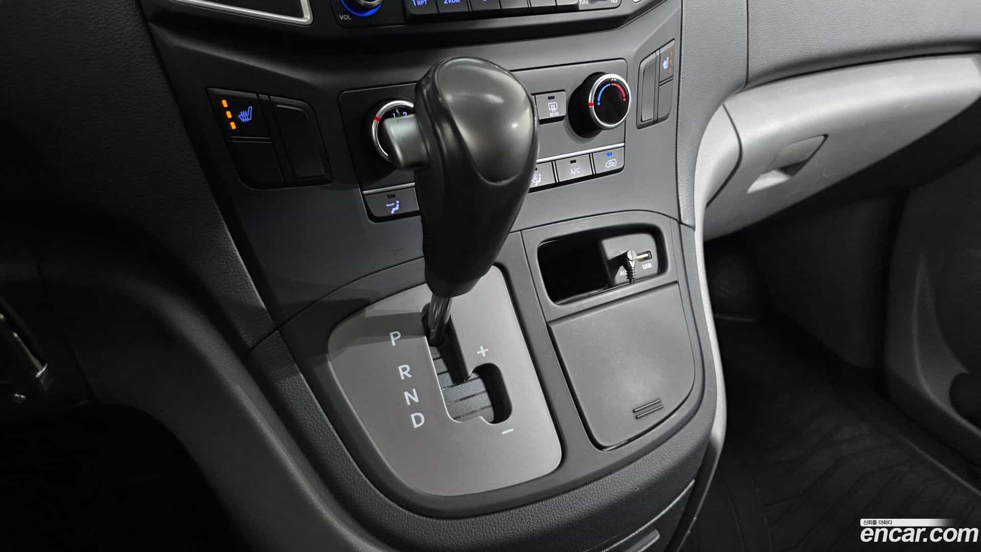 Starex Hyundai 2018.11-INNER-009