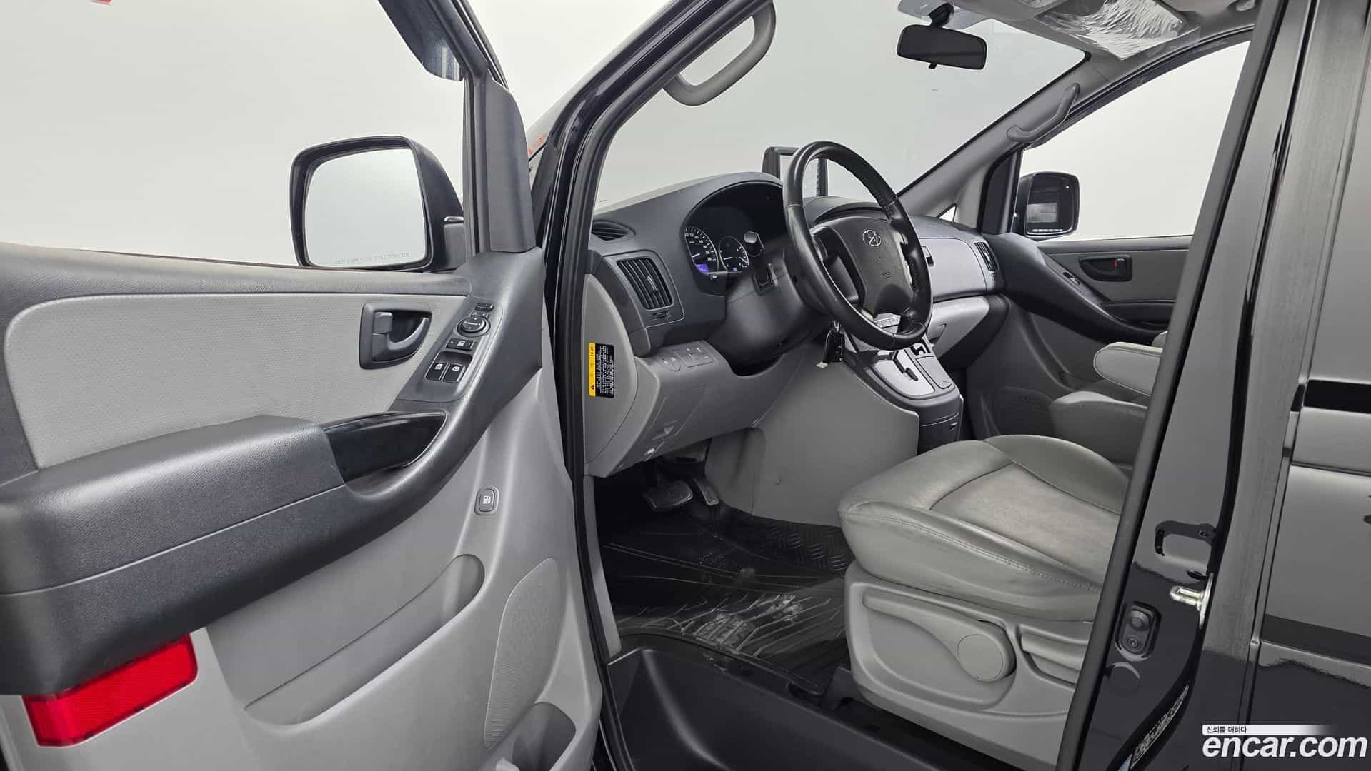 Starex Hyundai 2018.11-INNER-010