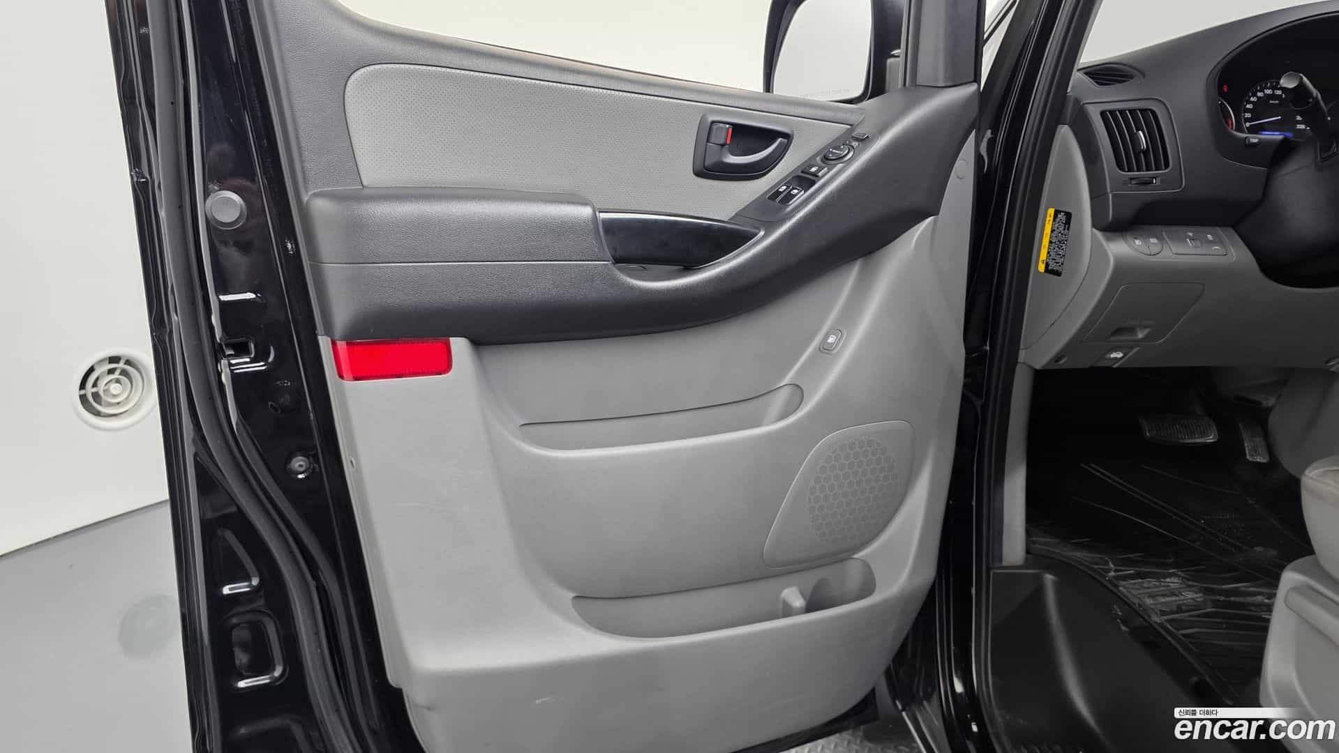 Starex Hyundai 2018.11-INNER-035