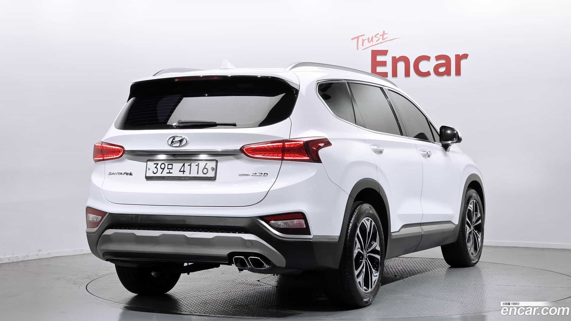 Santafe Hyundai 2018.2-OUTER-002