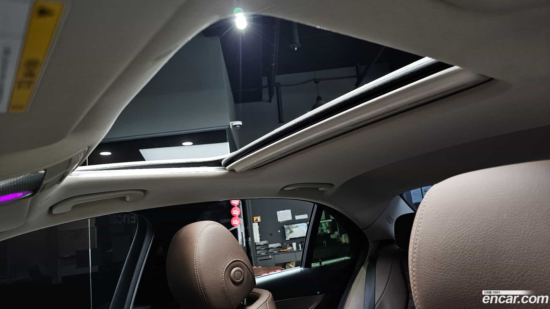 E-Class Mercedes-Benz 2019.4-OPTION-023