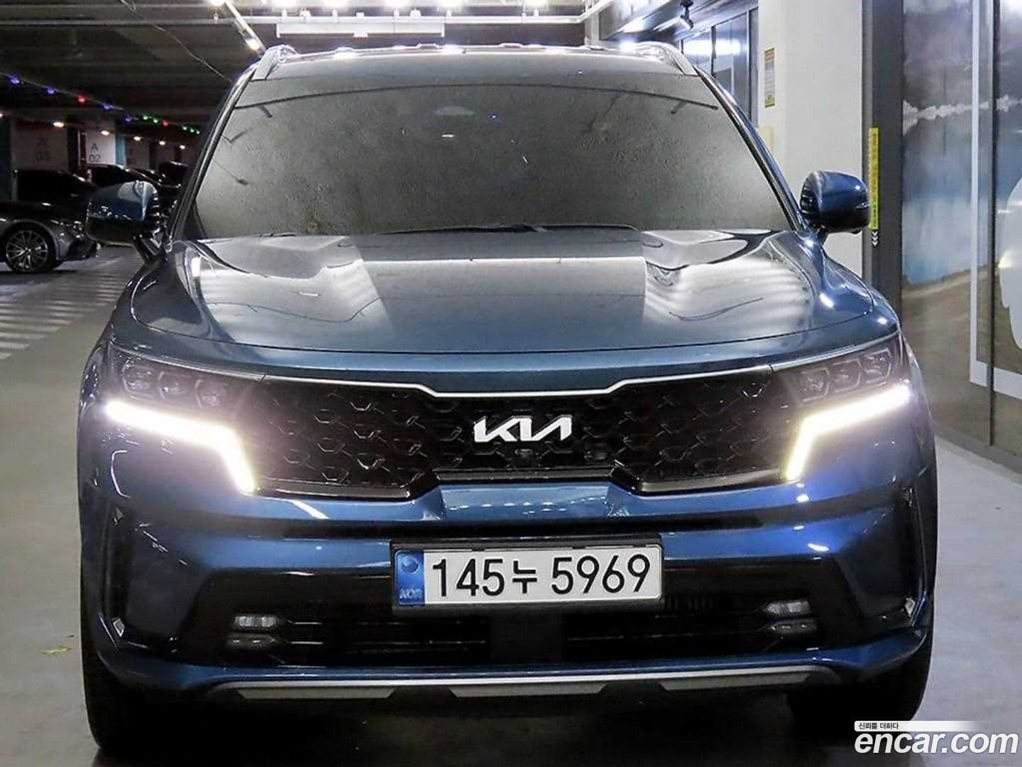 Main__Slider__Photo:Sorento Kia 2021.6-0