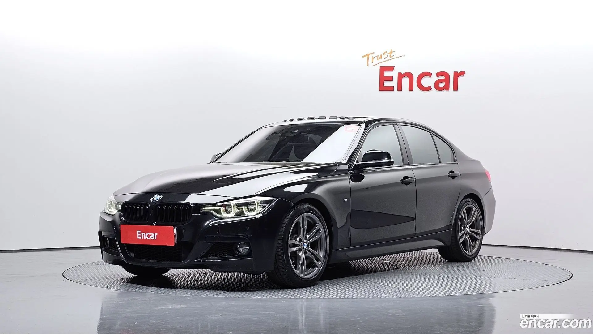 Main__Slider__Photo:3-Series BMW 2018.10-0