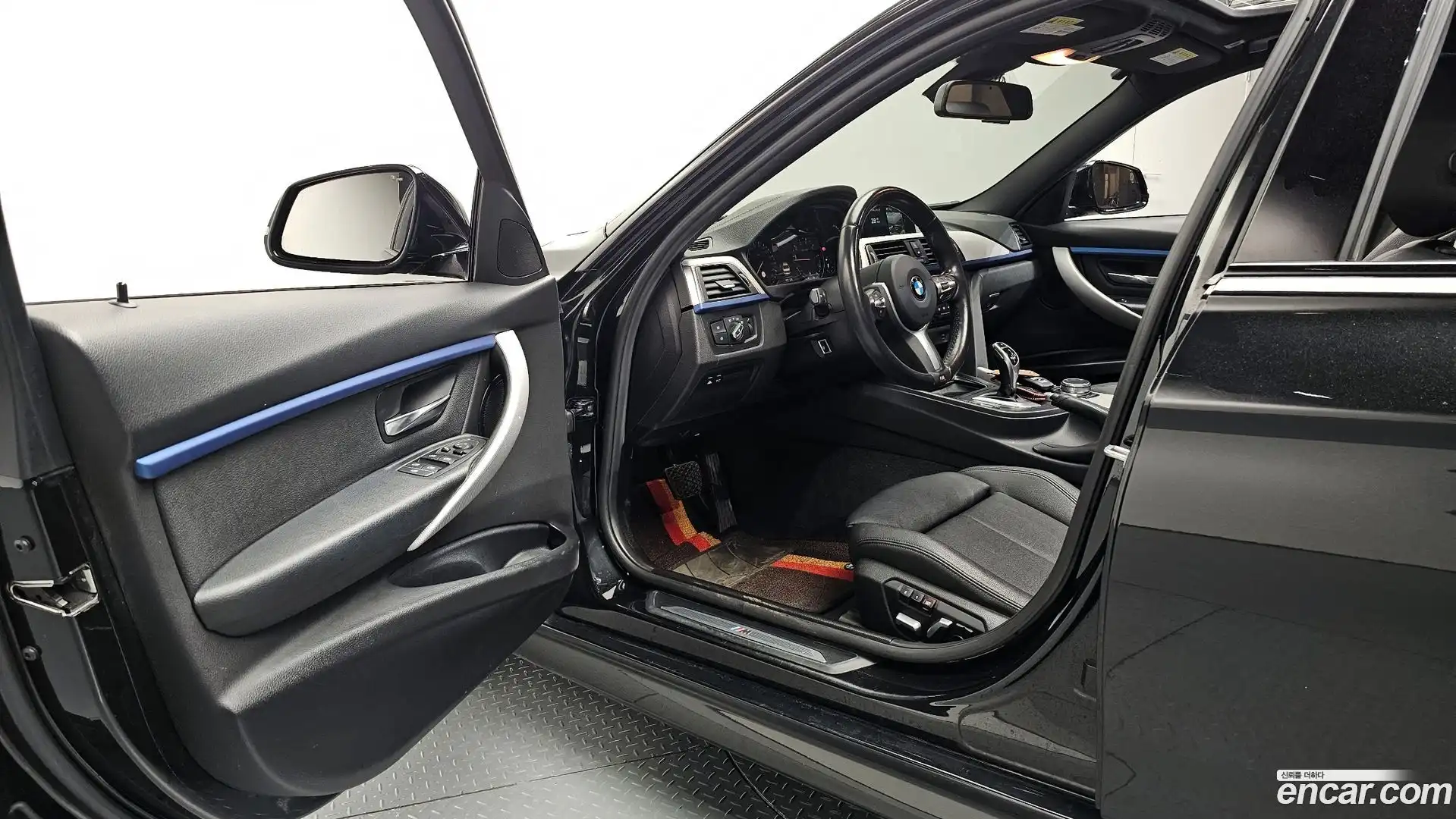 3-Series BMW 2018.10-INNER-010