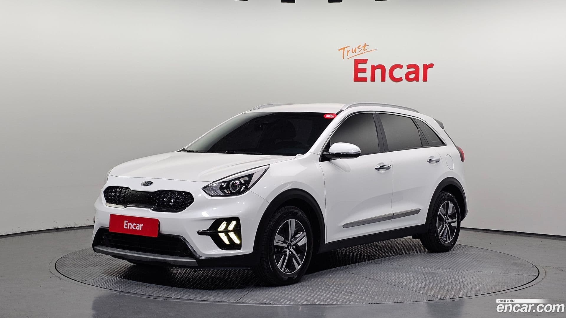 Main__Slider__Photo:Niro Kia 2019.5-0