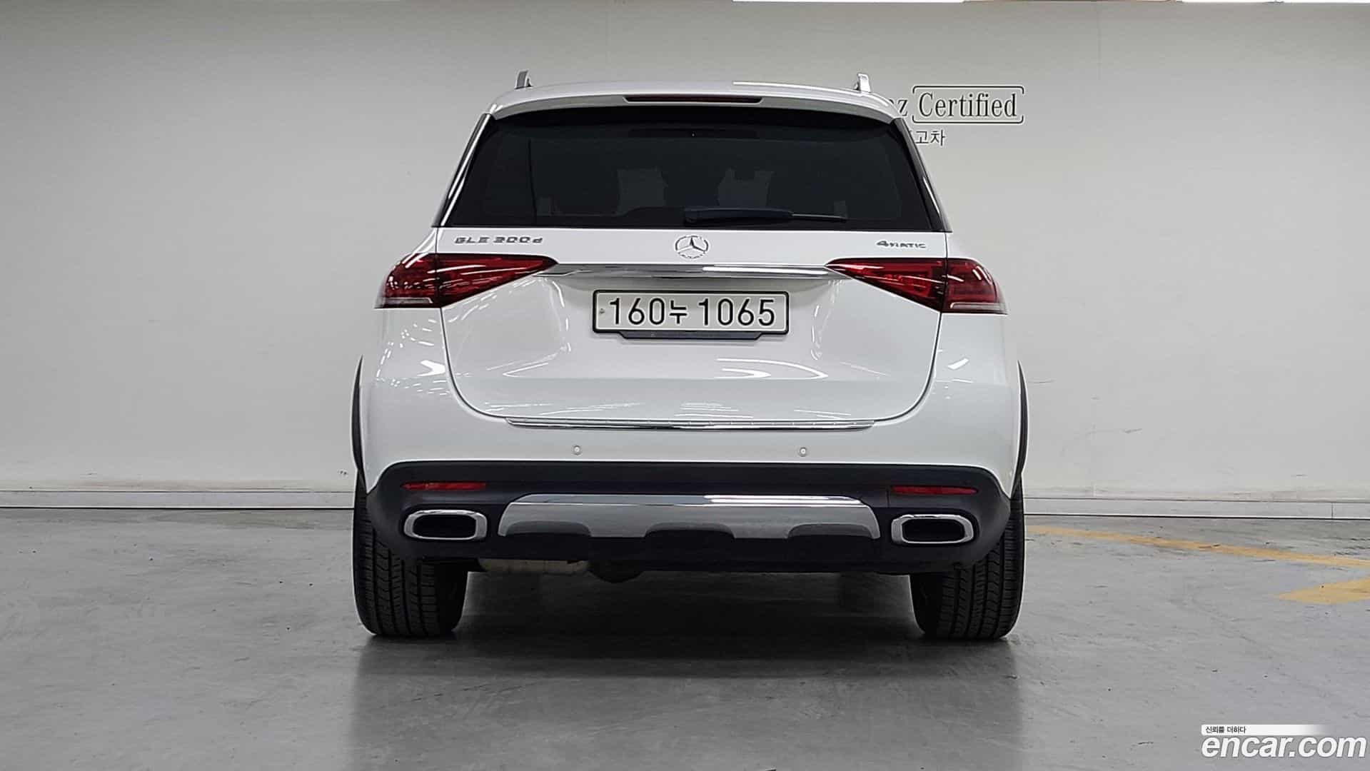GLE-Class Mercedes-Benz 2023.0-OUTER-004