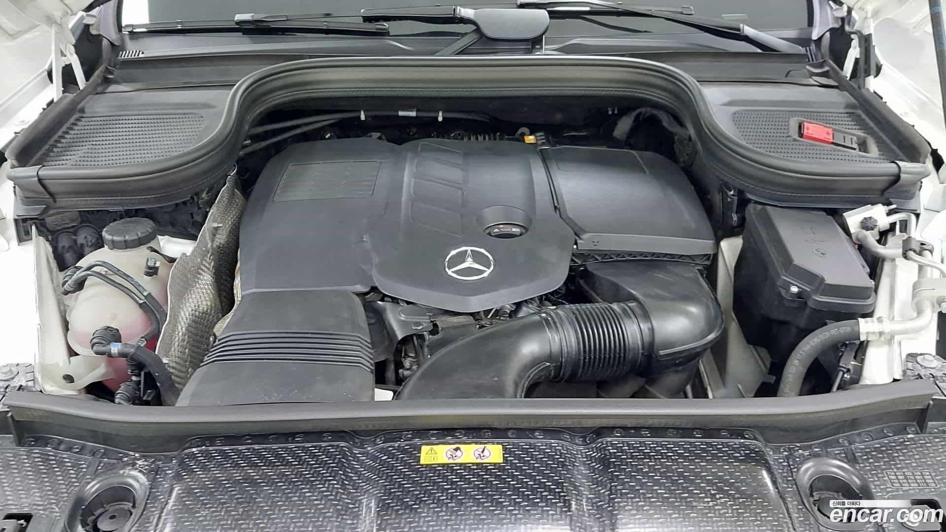 GLE-Class Mercedes-Benz 2023.0-OUTER-006