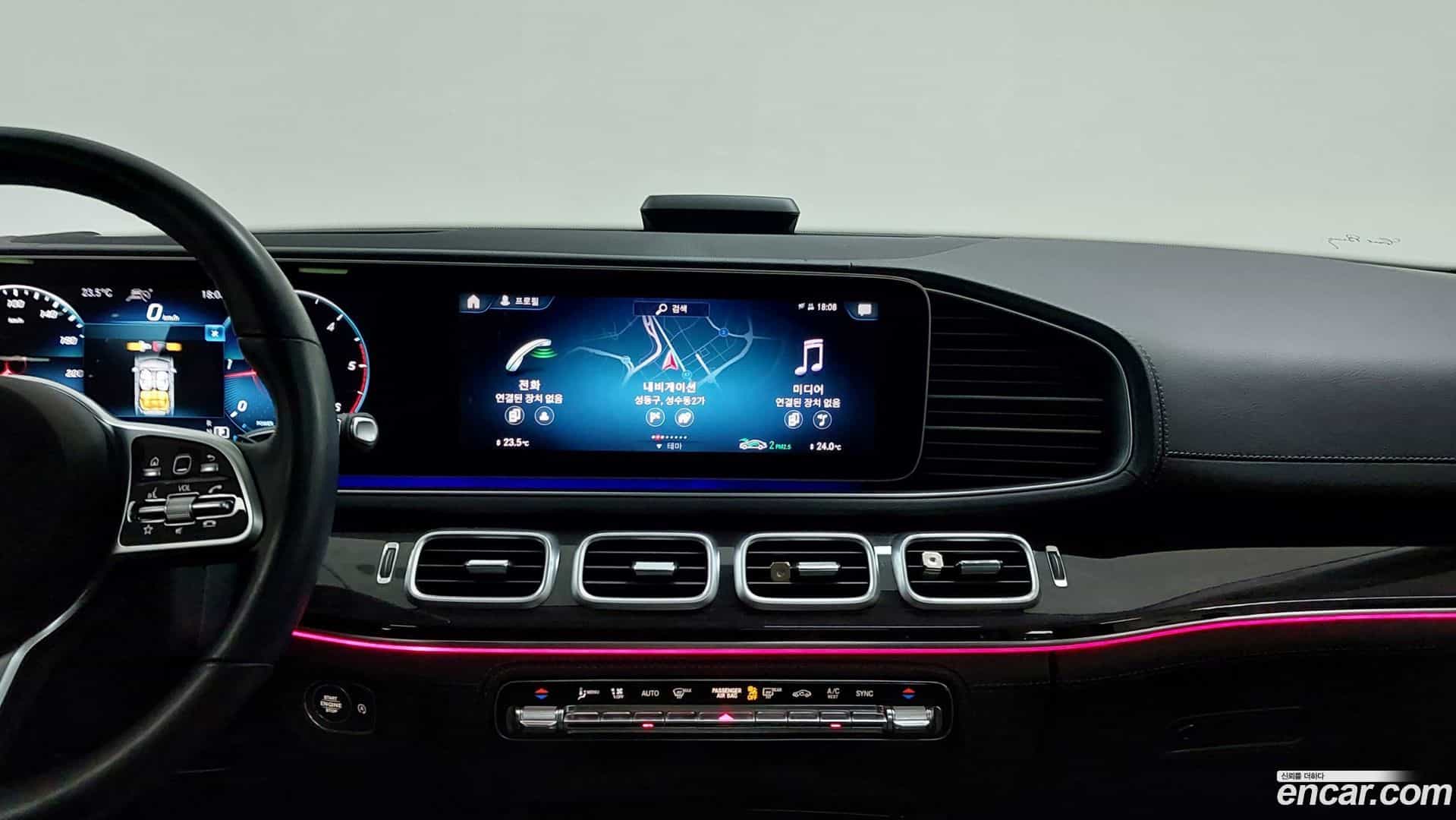 GLE-Class Mercedes-Benz 2023.0-INNER-007