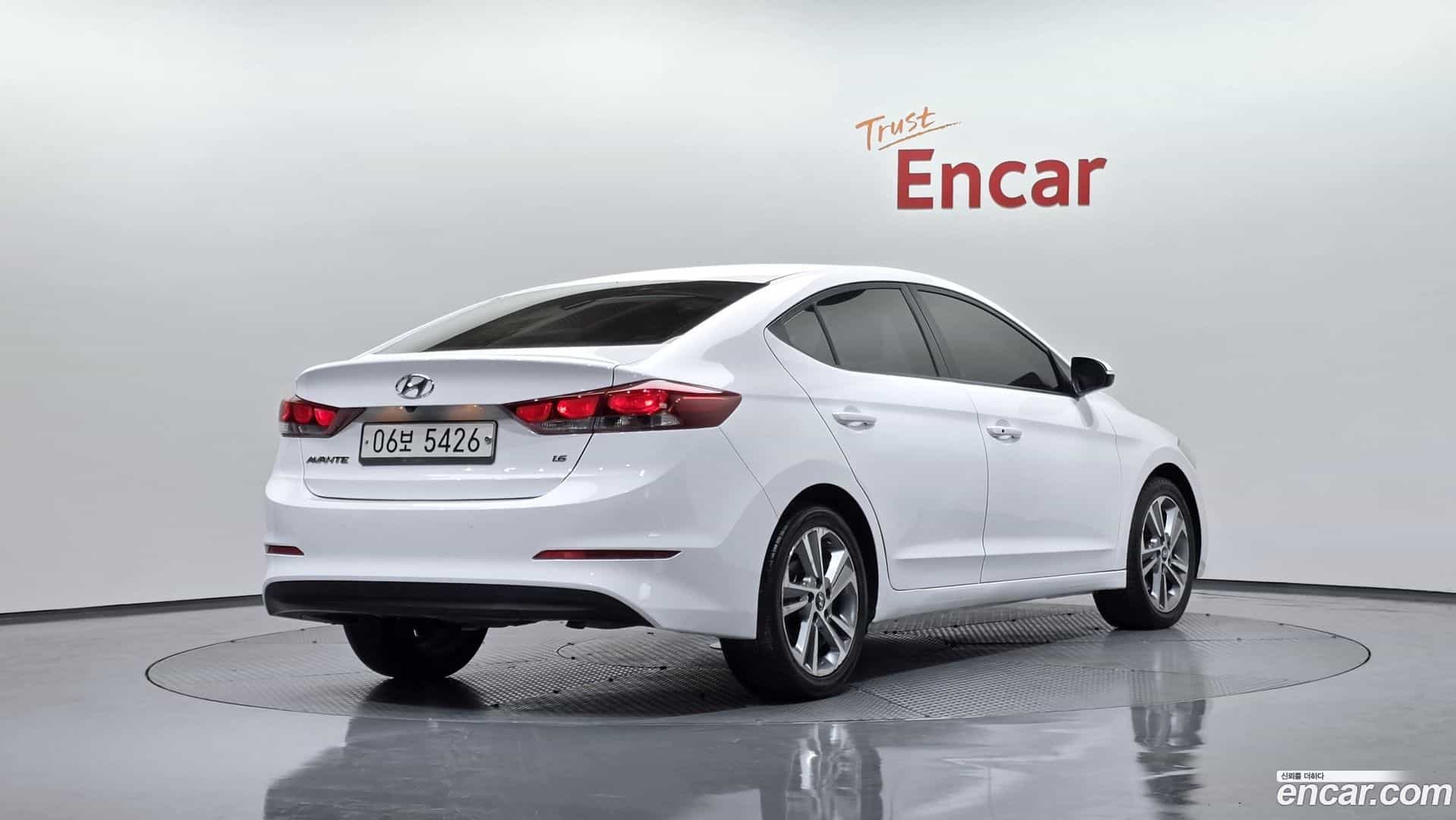 AVANTE Hyundai 2017.7-OUTER-002