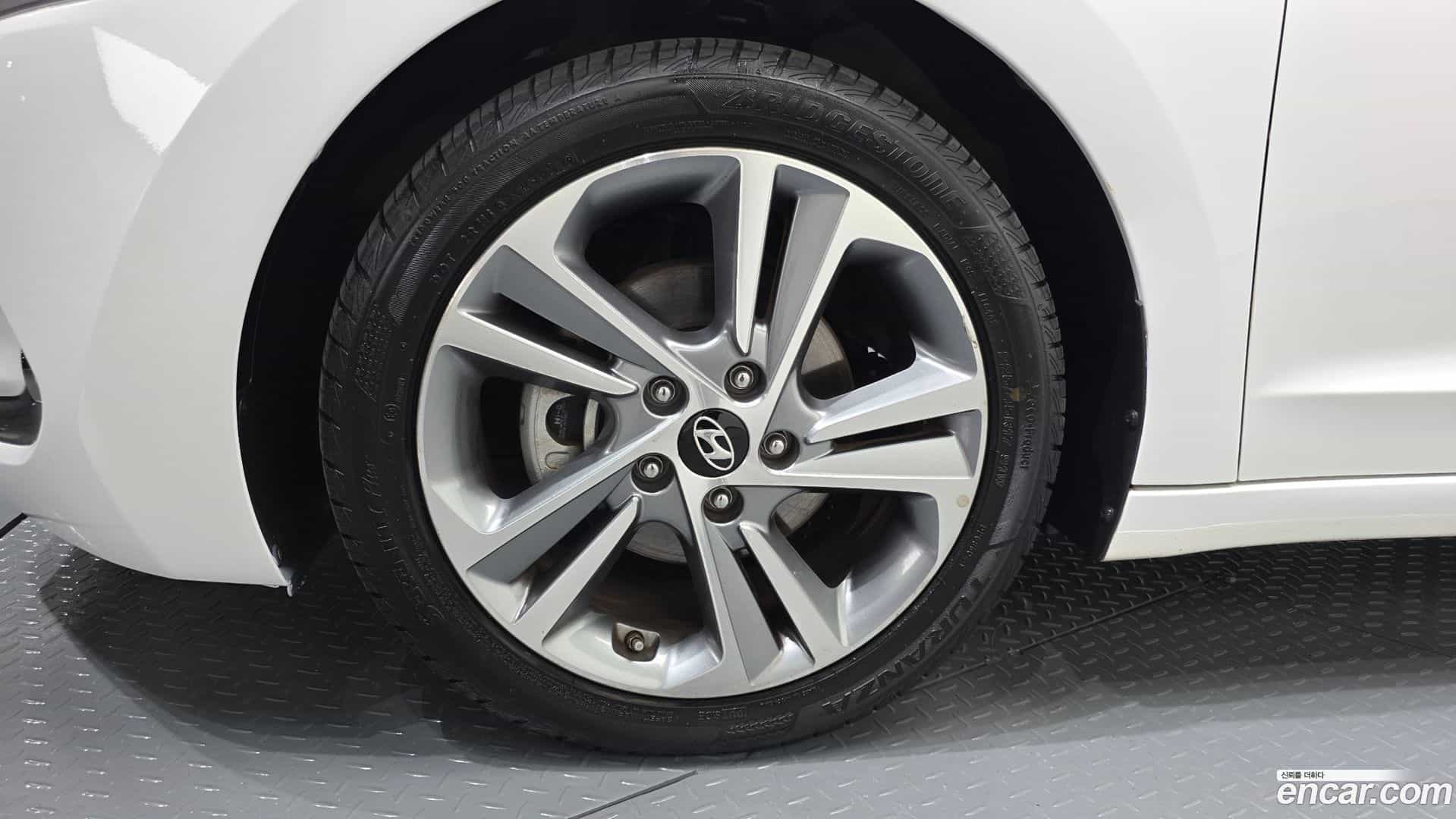 AVANTE Hyundai 2017.7-OUTER-005