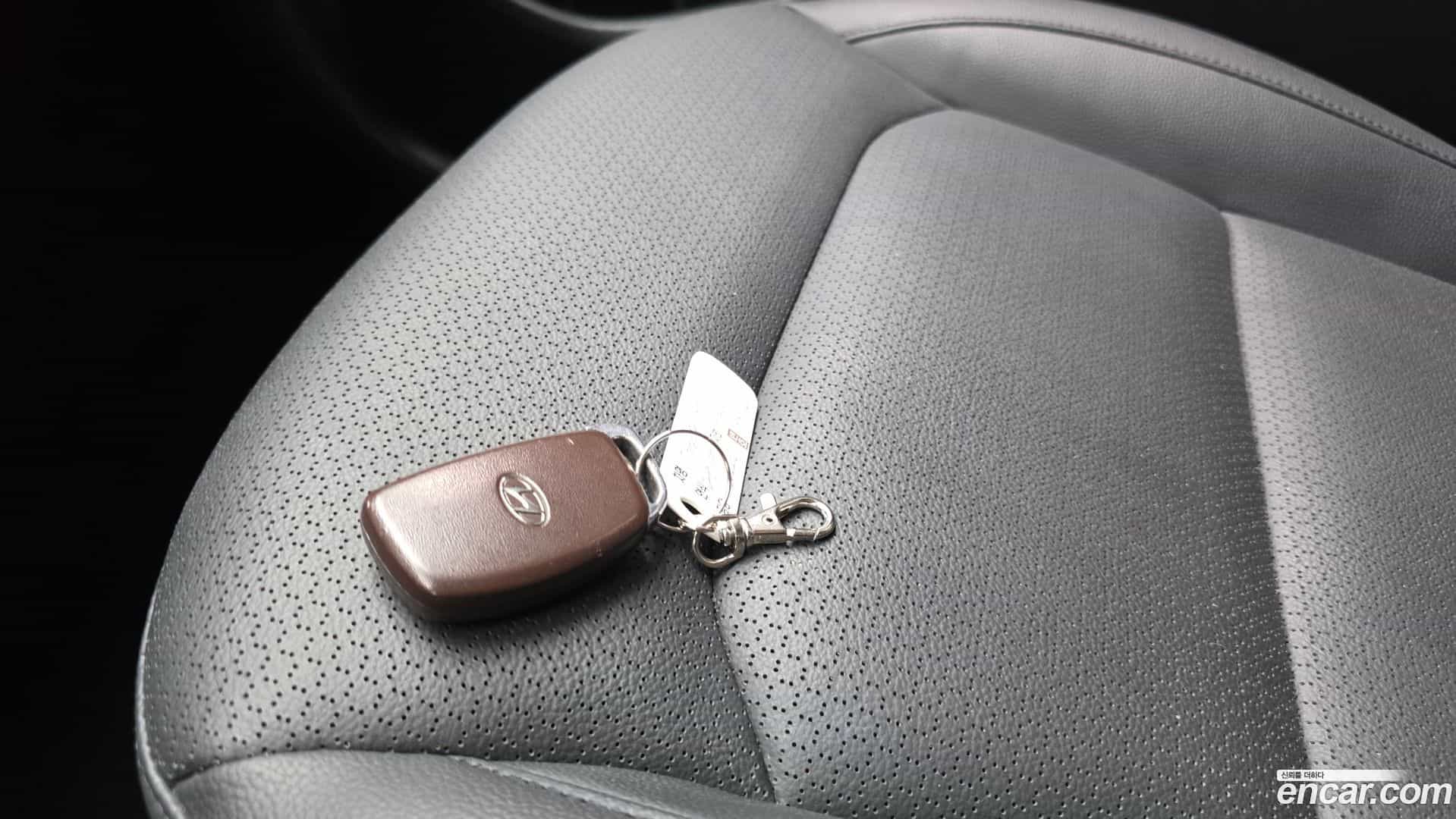 AVANTE Hyundai 2017.7-OPTION-024