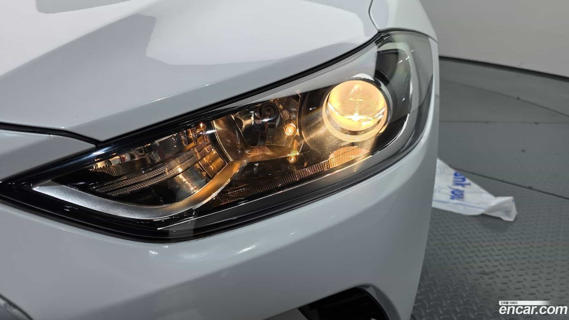 AVANTE Hyundai 2017.7-OUTER-032