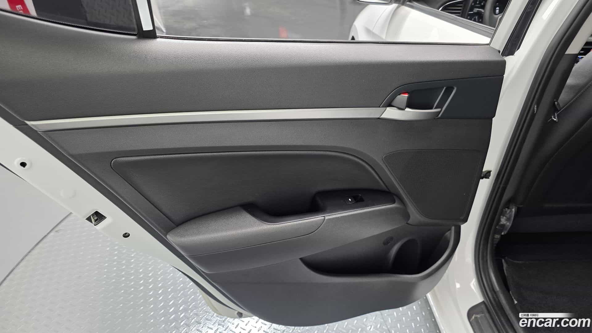 AVANTE Hyundai 2017.7-INNER-035