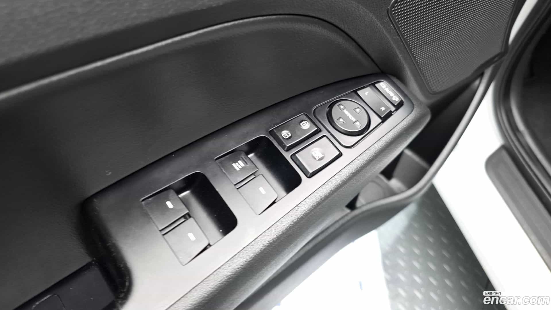 AVANTE Hyundai 2017.7-OPTION-043