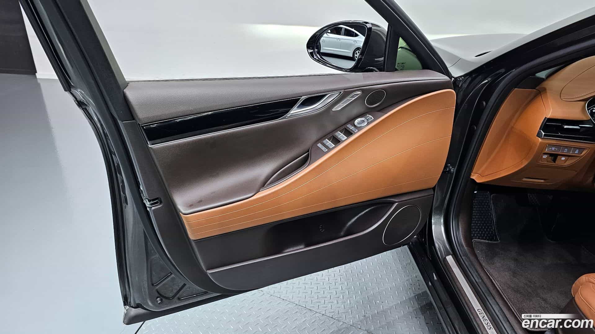 G80 Genesis 2022.2-INNER-034