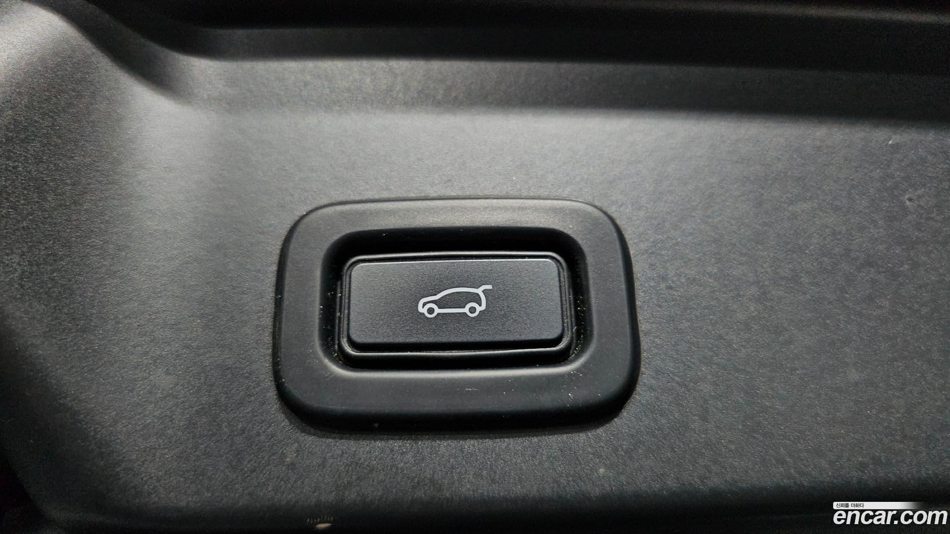 Main__Slider__Photo:Range Rover Evoque Land Rover 2020.5-29