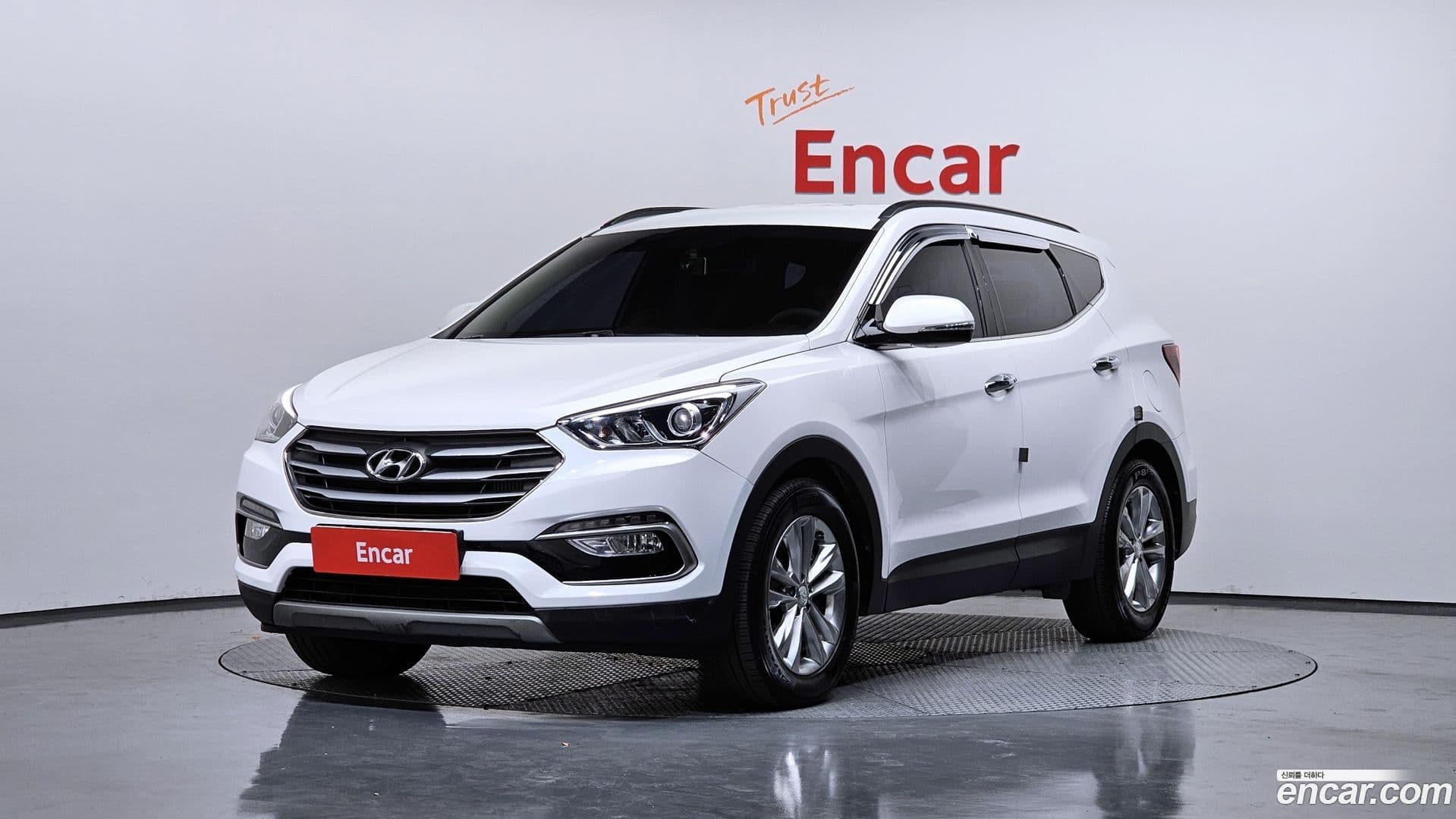 Main__Slider__Photo:Santafe Hyundai 2016.8-0