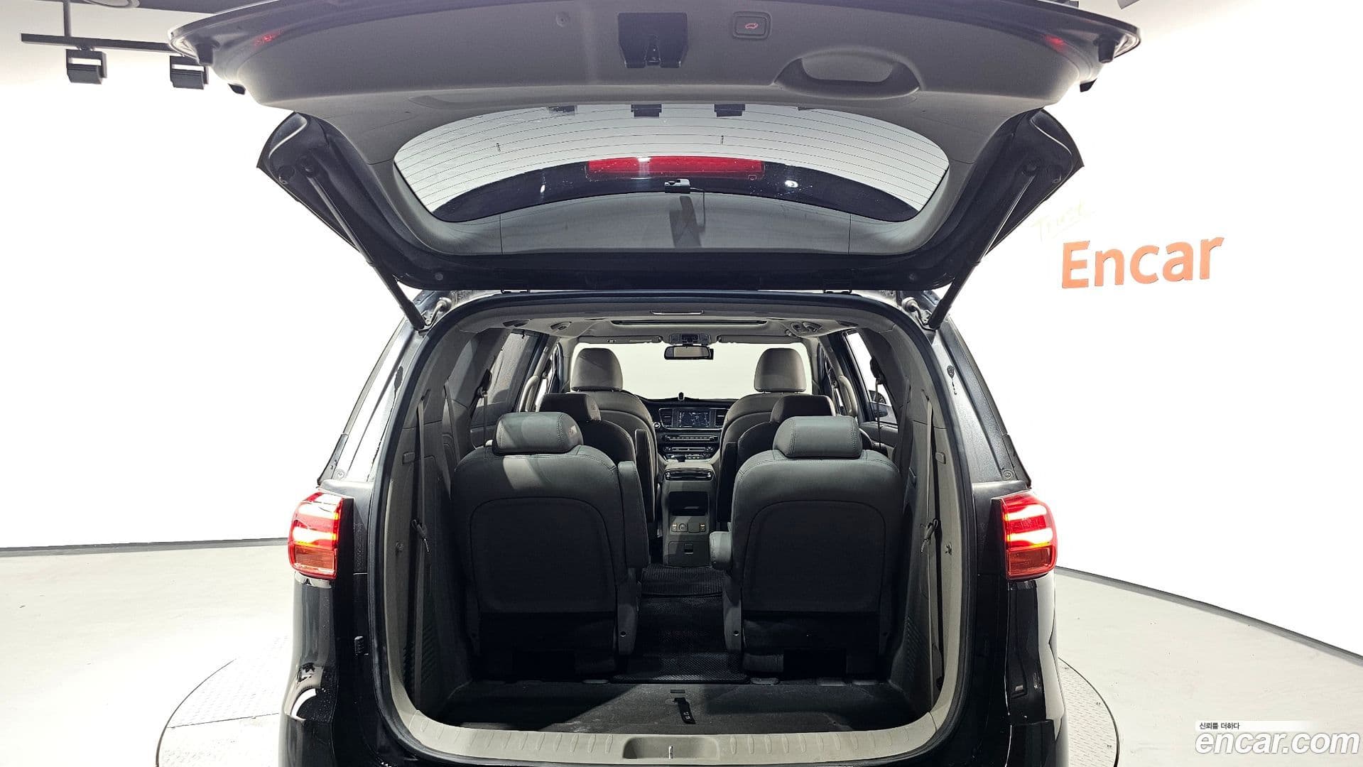 Main__Slider__Photo:Canival Kia 2018.5-19