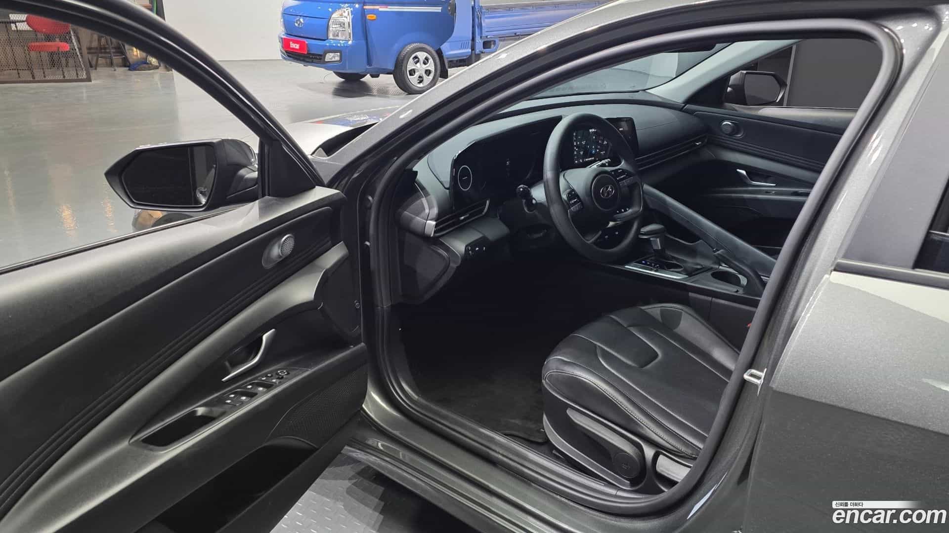 AVANTE Hyundai 2021.1-INNER-010