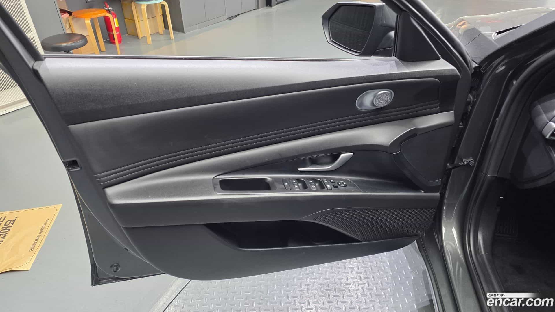 AVANTE Hyundai 2021.1-INNER-034