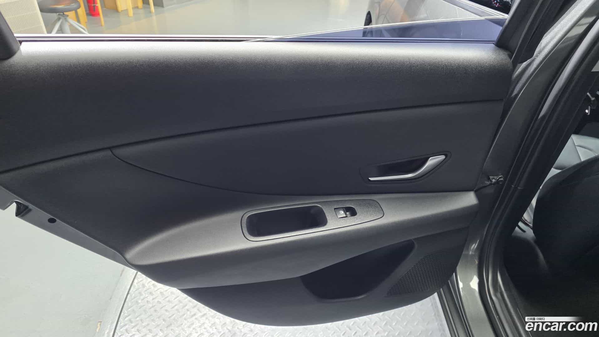 AVANTE Hyundai 2021.1-INNER-035
