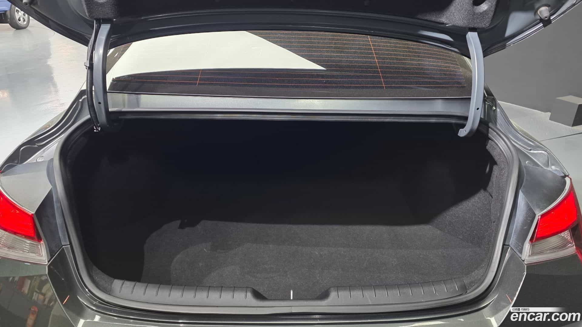 AVANTE Hyundai 2021.1-OPTION-041
