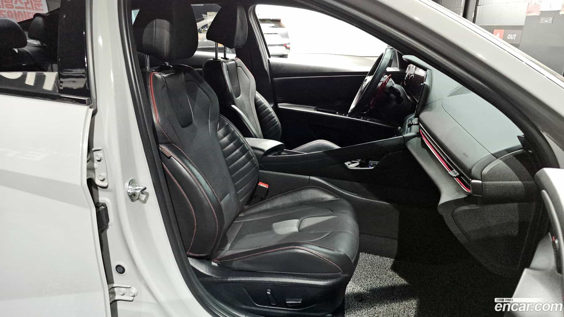 AVANTE Hyundai 2022.8-OPTION-016