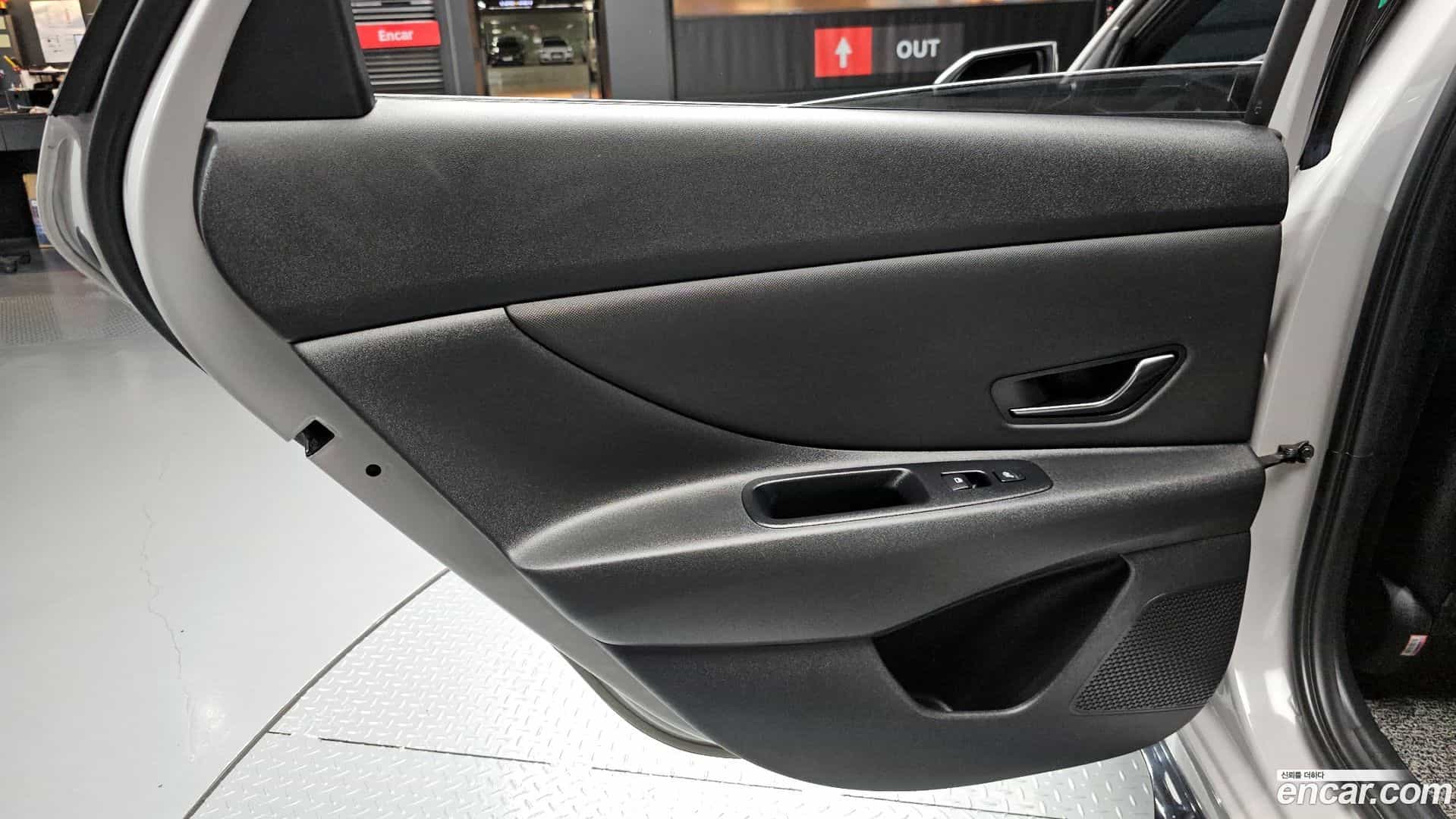 AVANTE Hyundai 2022.8-INNER-035