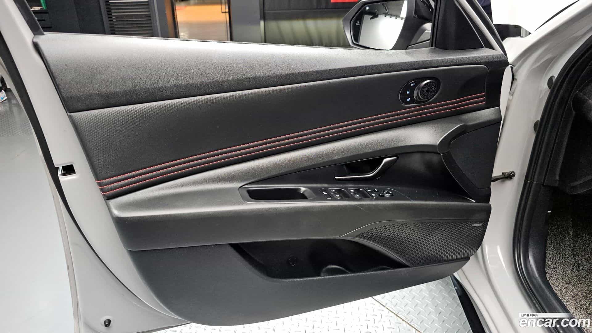 AVANTE Hyundai 2022.8-OPTION-042