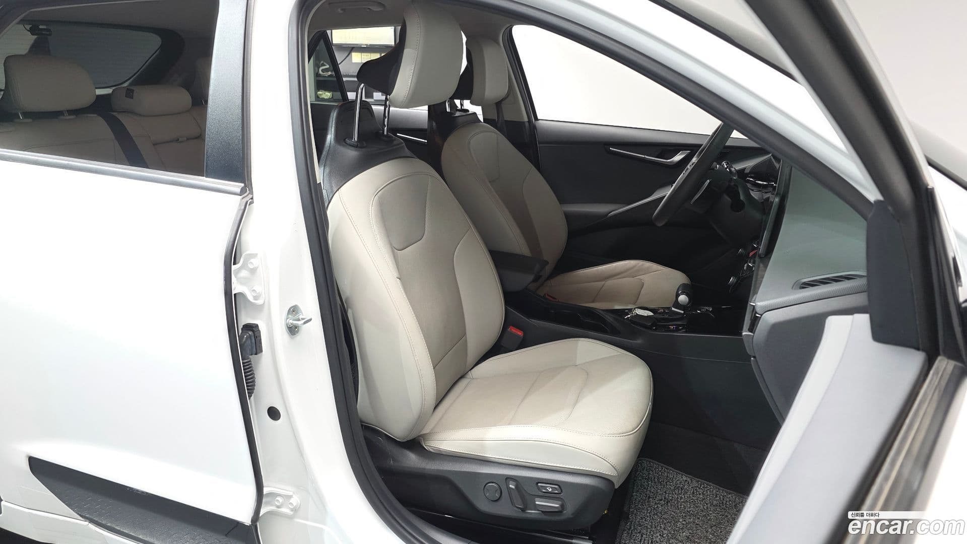 Main__Slider__Photo:Niro Kia 2022.6-25