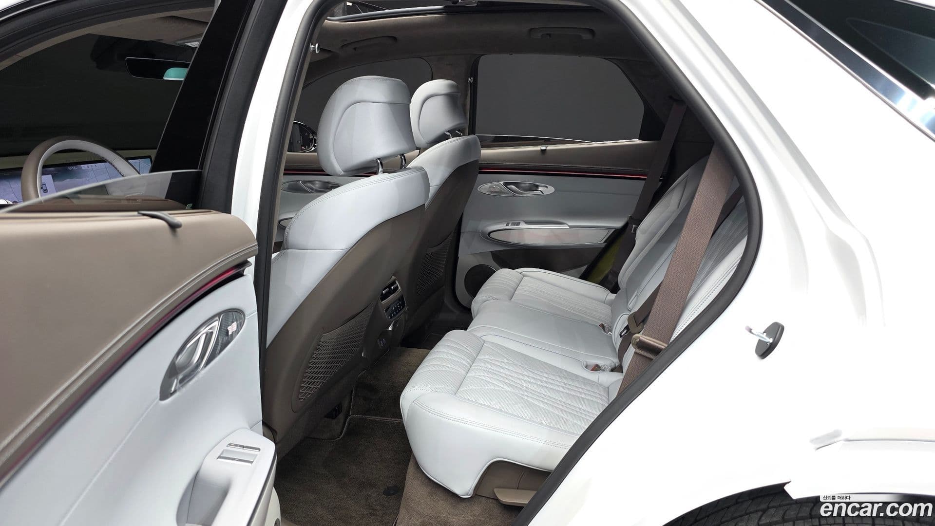 Main__Slider__Photo:GV70 Genesis 2025.6-11