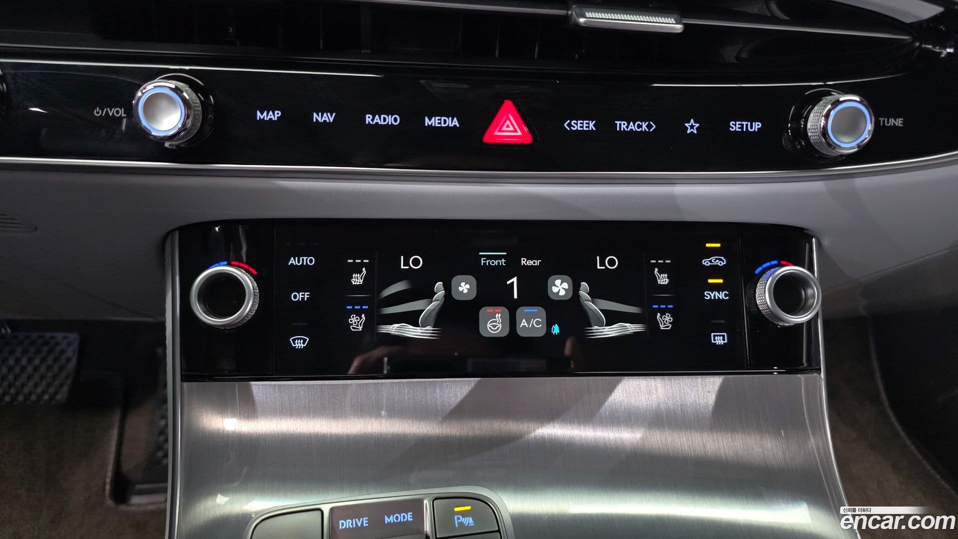Main__Slider__Photo:GV70 Genesis 2025.6-15