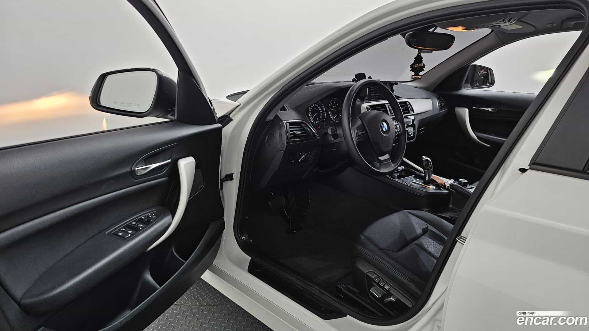 1-Series BMW 2018.1-INNER-010