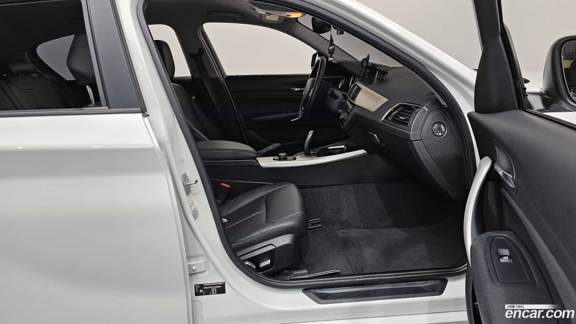1-Series BMW 2018.1-INNER-036