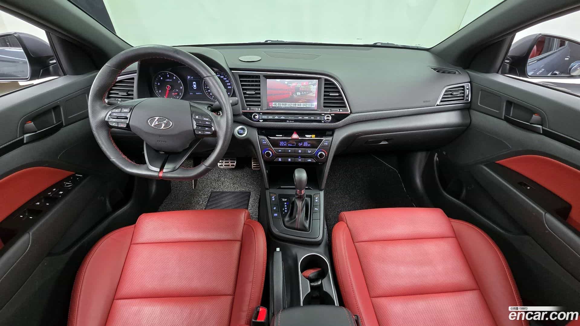 AVANTE Hyundai 2016.6-INNER-007