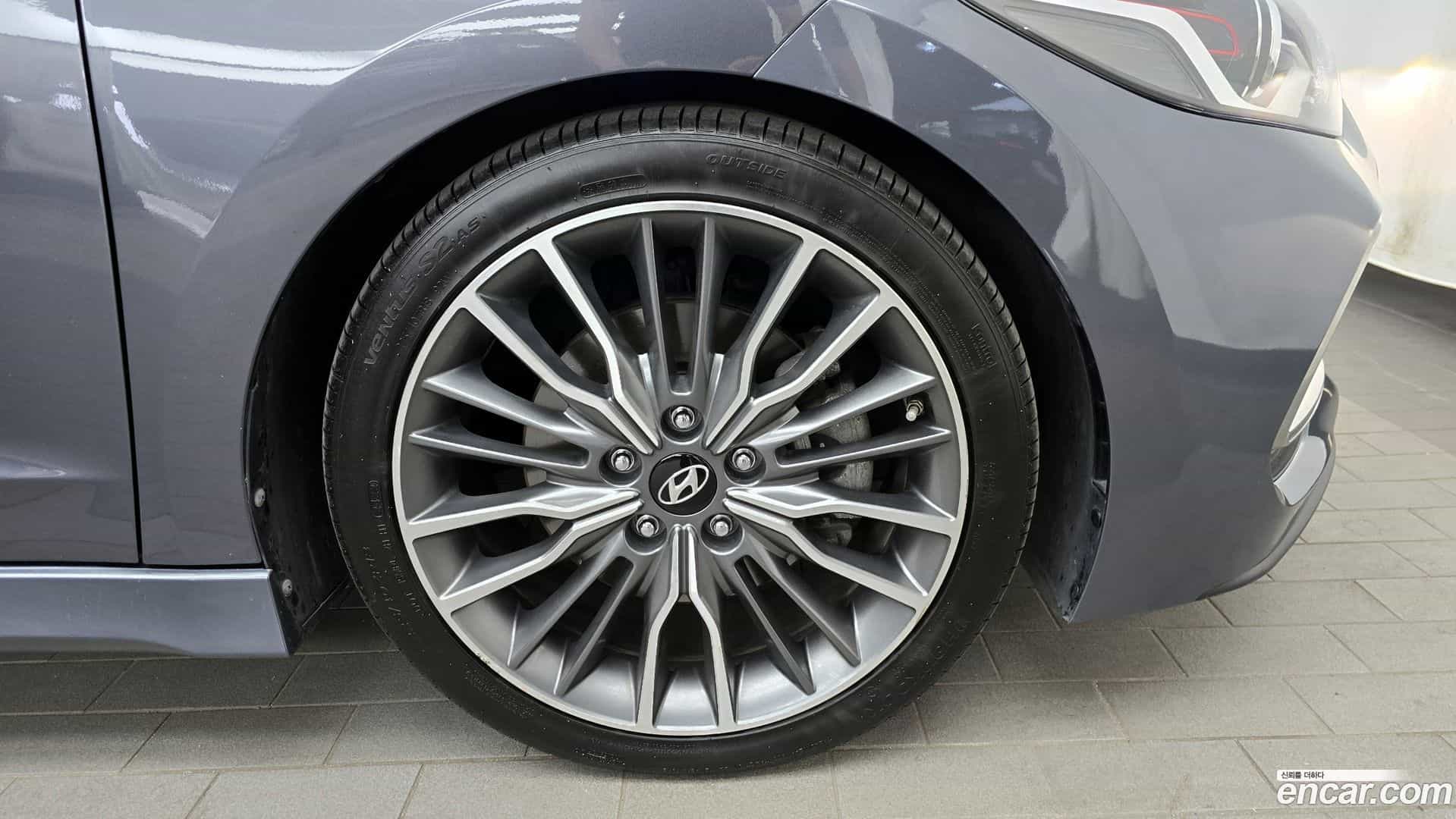AVANTE Hyundai 2016.6-OUTER-031