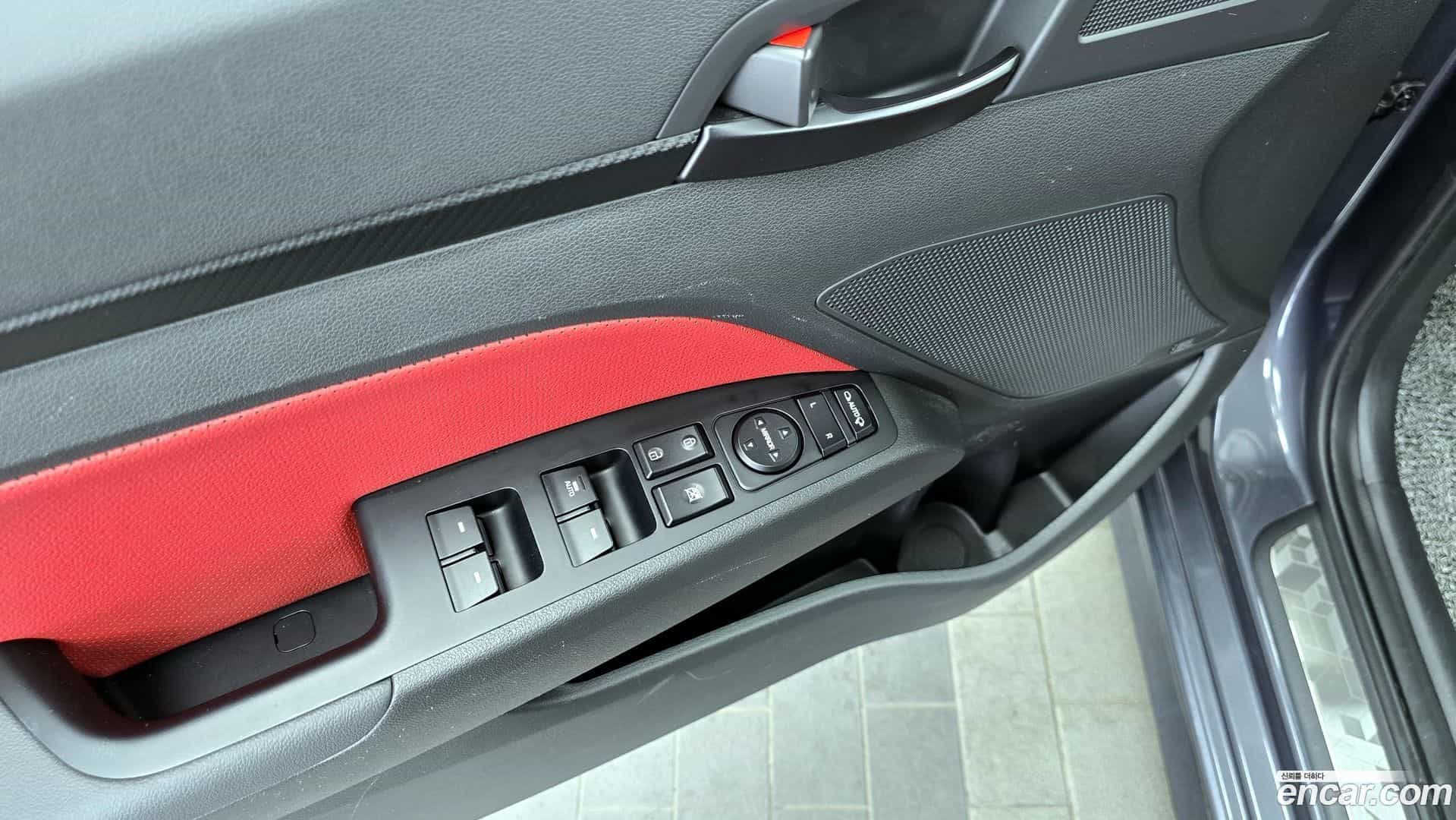 AVANTE Hyundai 2016.6-OPTION-041
