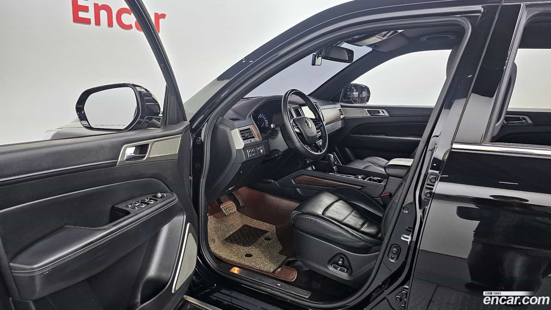 Rexton KG Mobility 2018.3-INNER-010