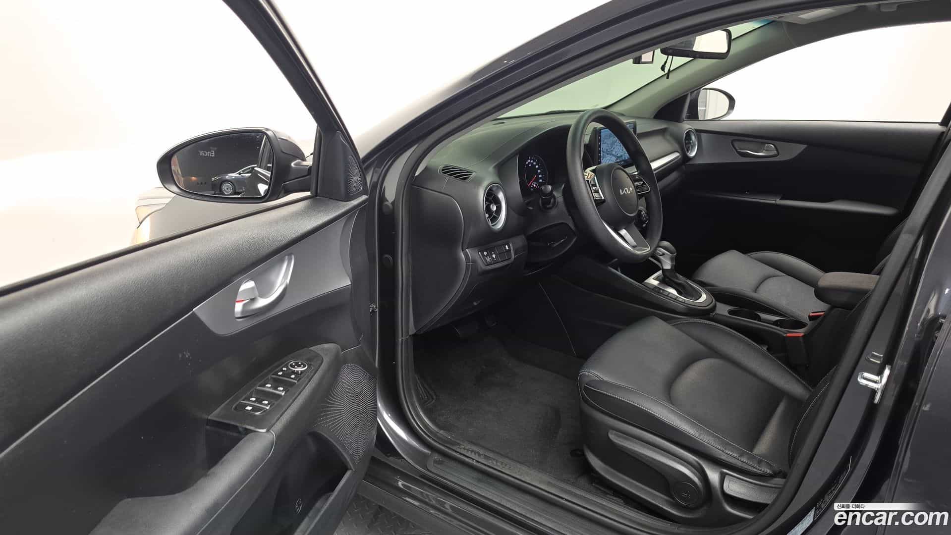 K3 Kia 2023.1-INNER-010