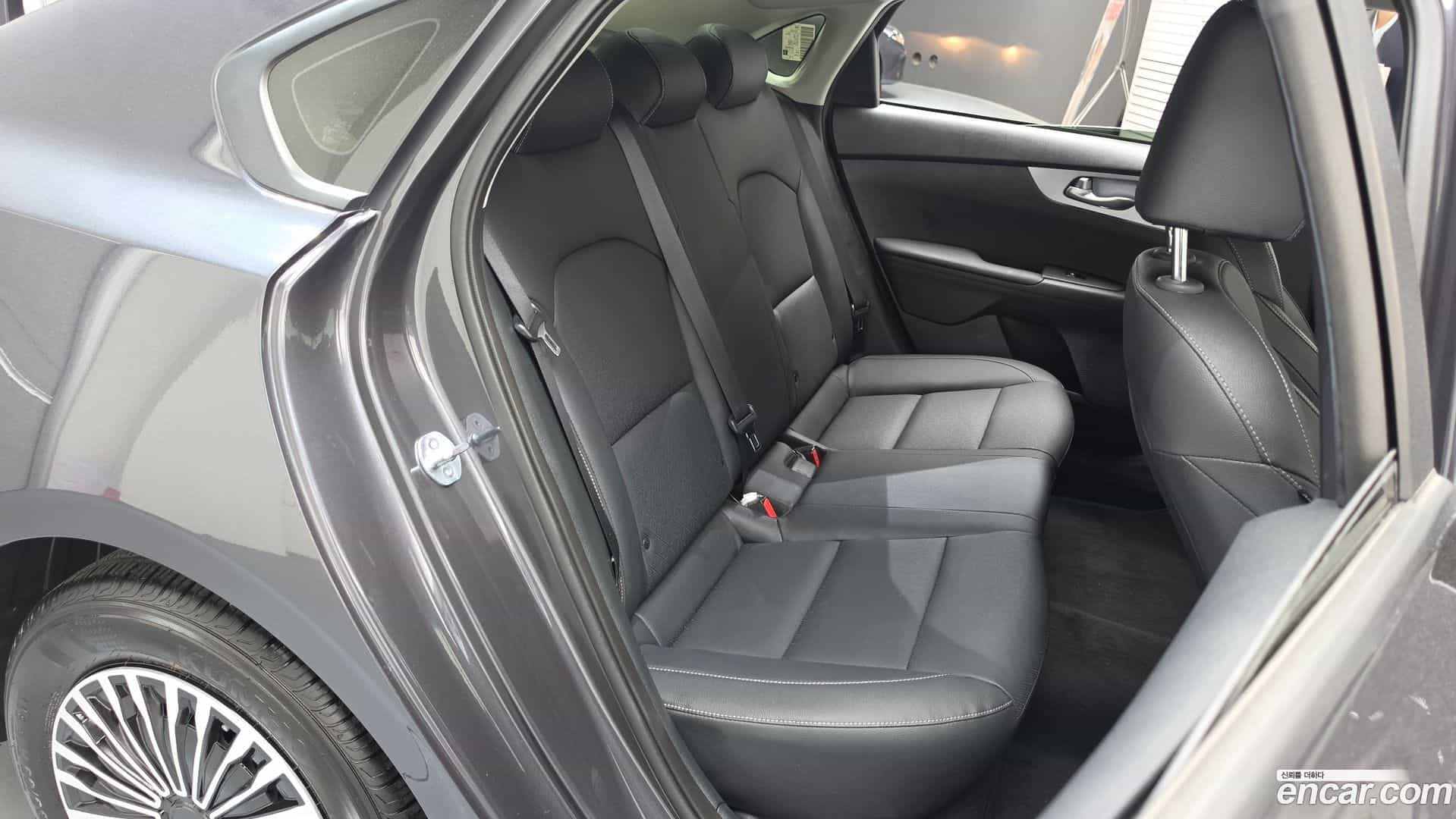 K3 Kia 2023.1-INNER-036