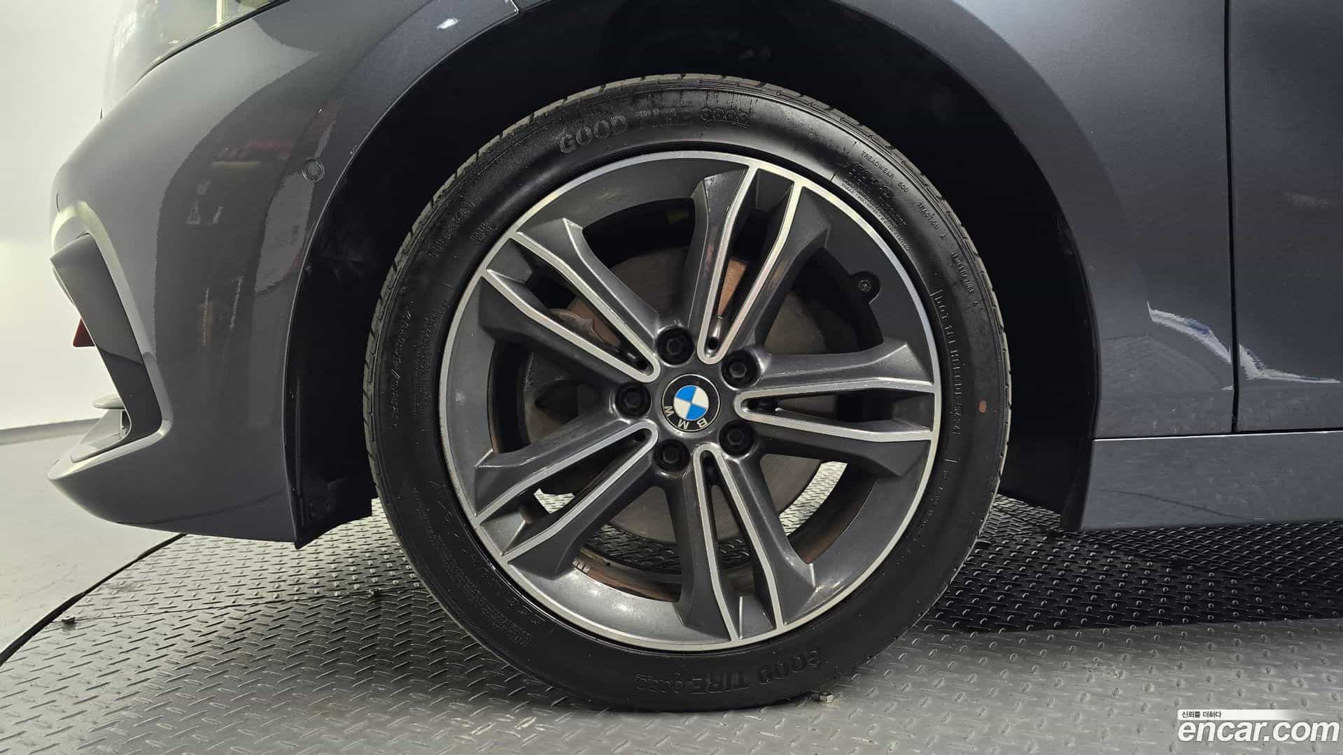 1-Series BMW 2021.4-OUTER-005