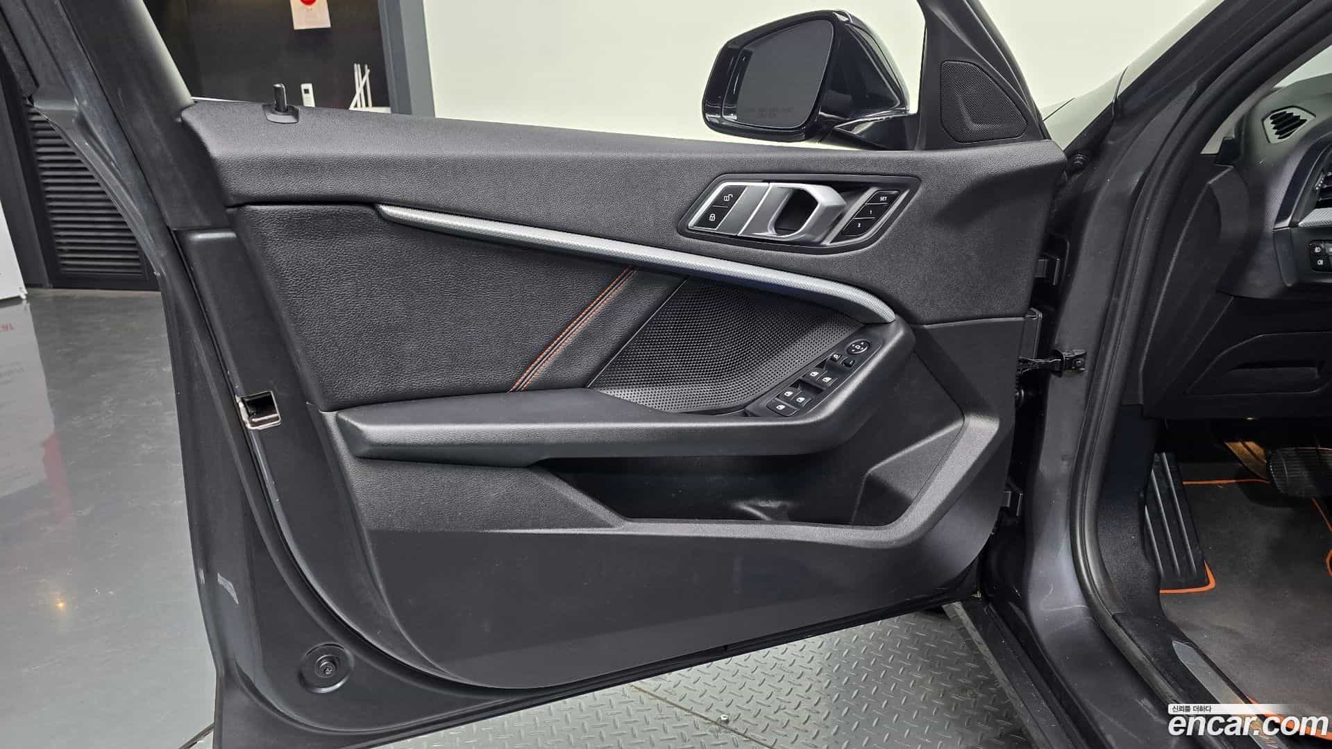 1-Series BMW 2021.4-INNER-034