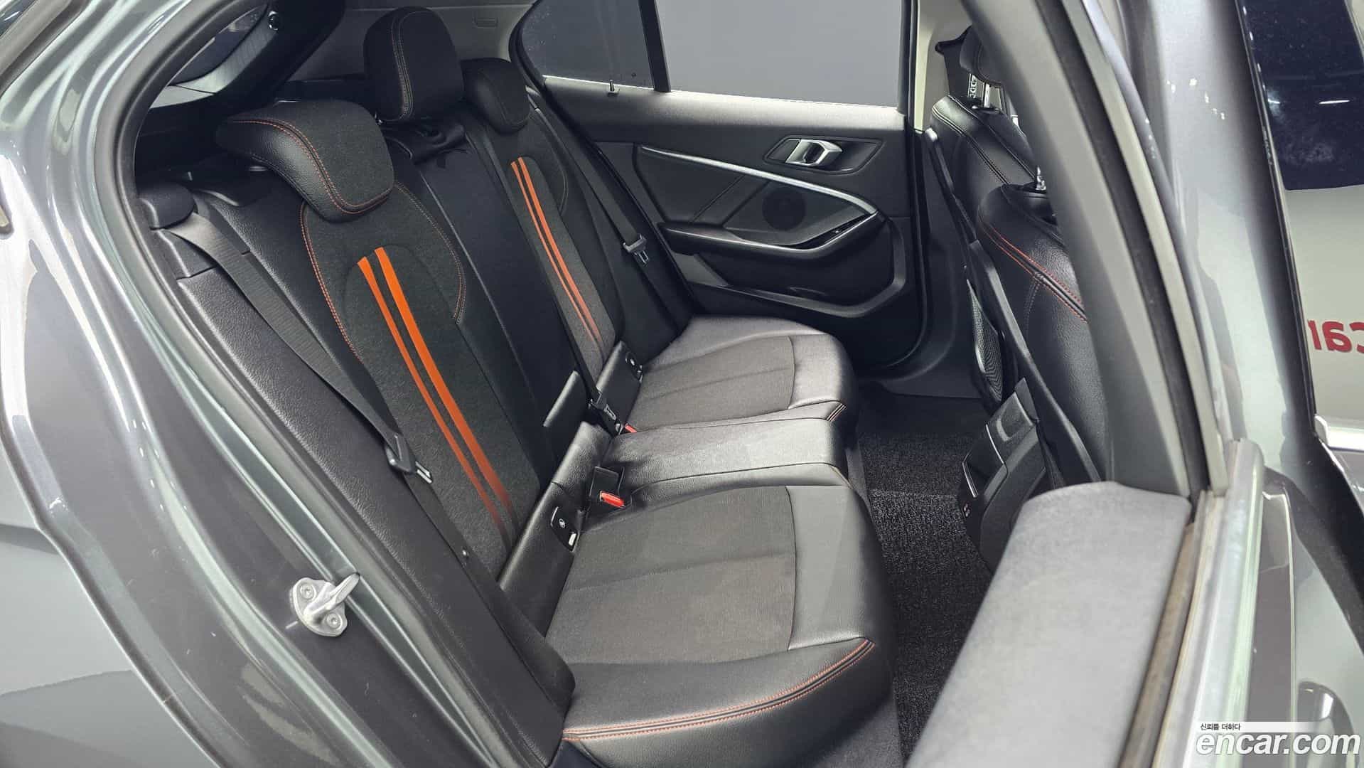 1-Series BMW 2021.4-INNER-036
