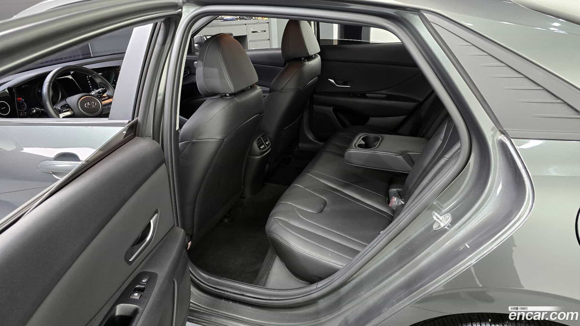 AVANTE Hyundai 2022.3-OPTION-015