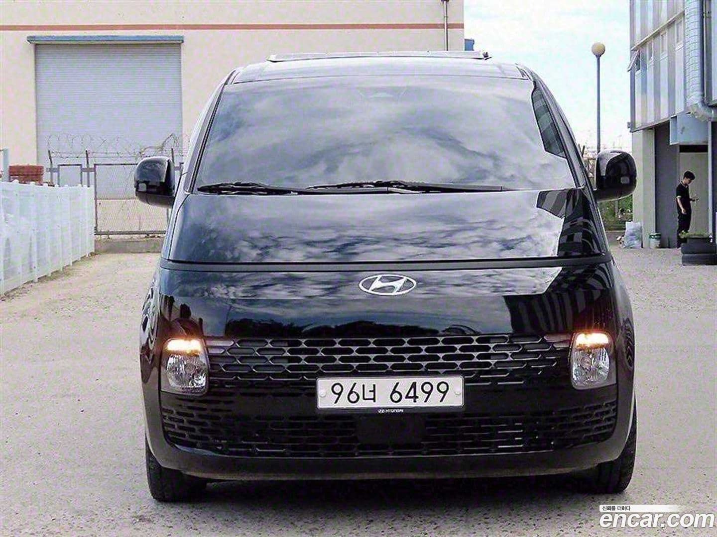 Main__Slider__Photo:Staria Hyundai 2021.7-0