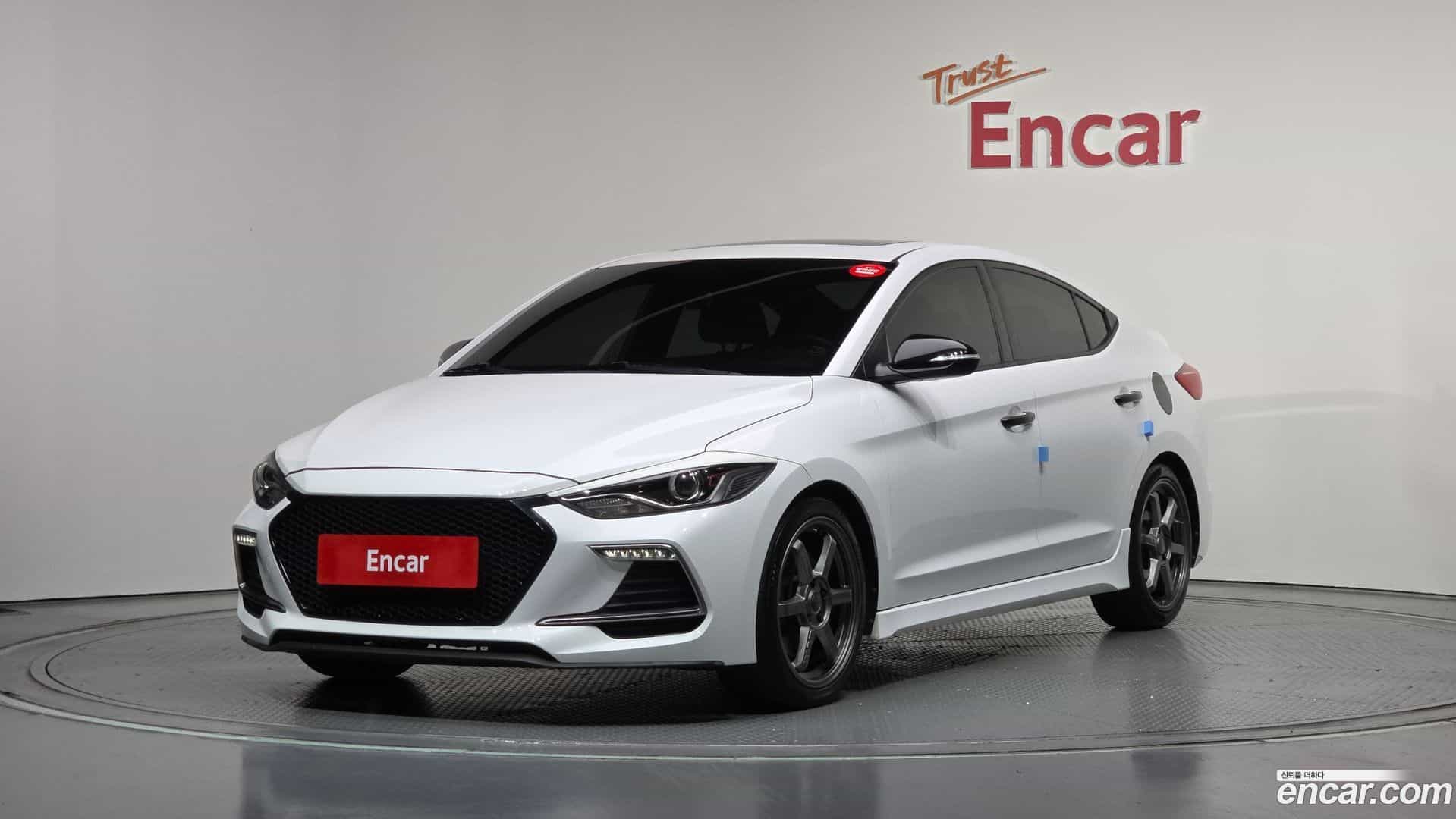AVANTE Hyundai 2017.0-OUTER-001