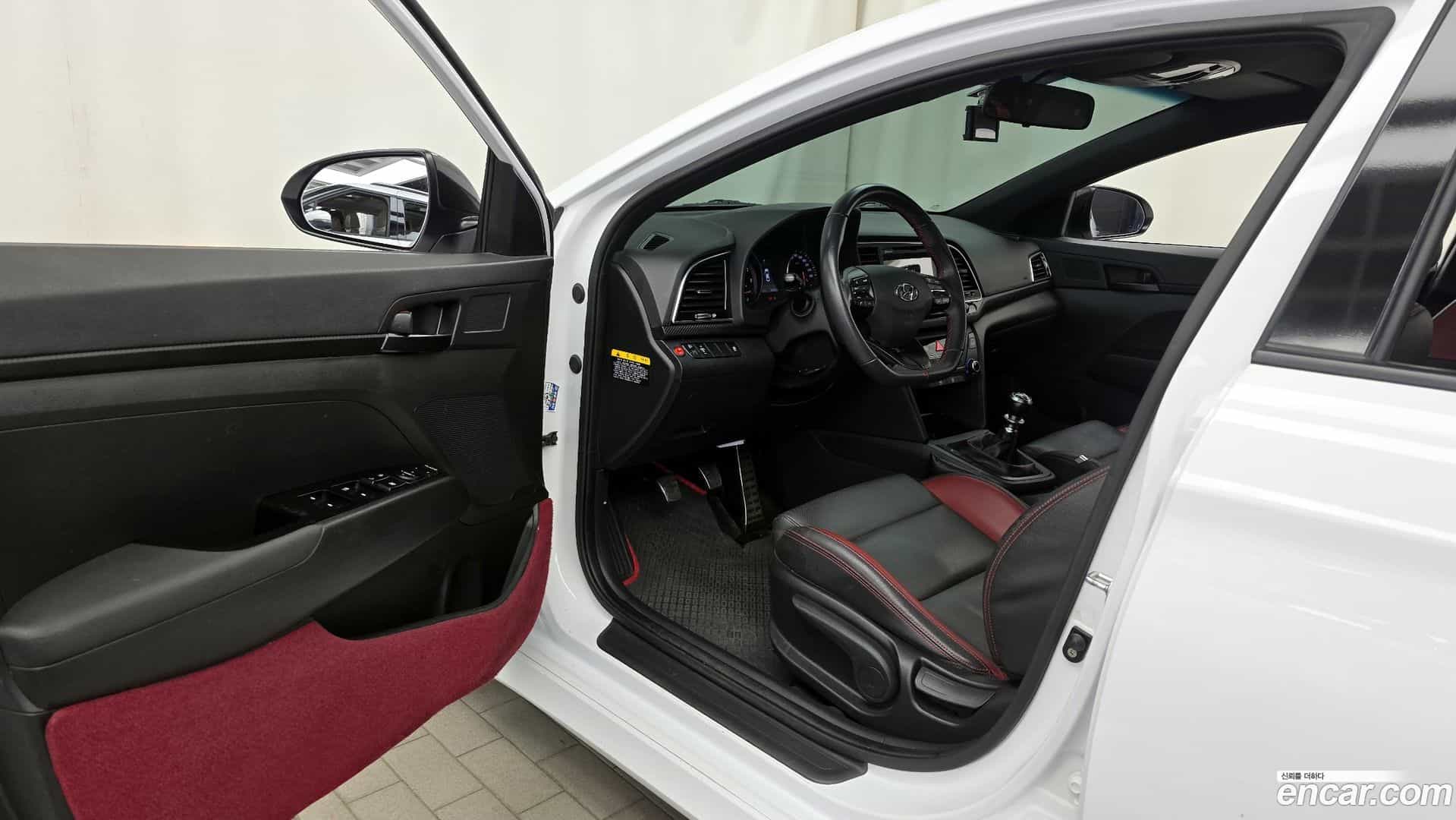 AVANTE Hyundai 2017.0-INNER-010