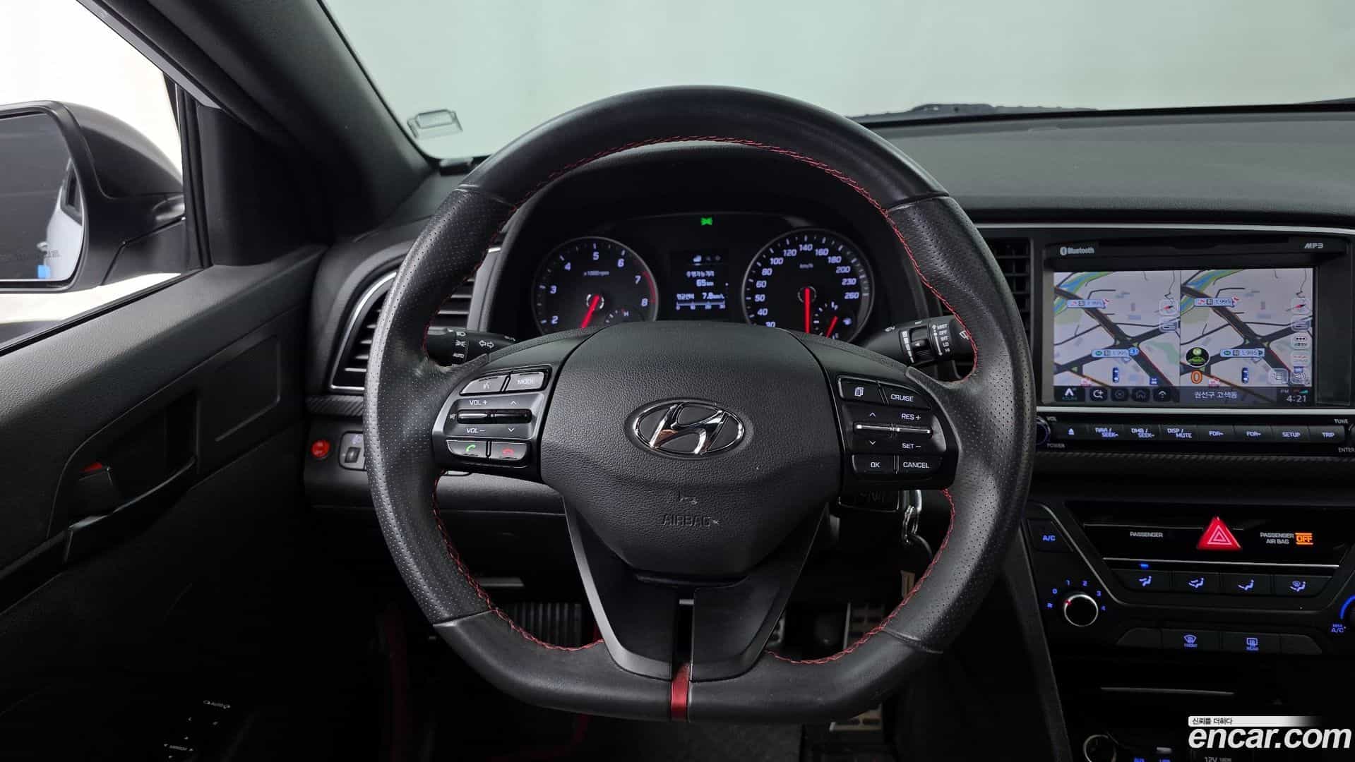 AVANTE Hyundai 2017.0-OPTION-017