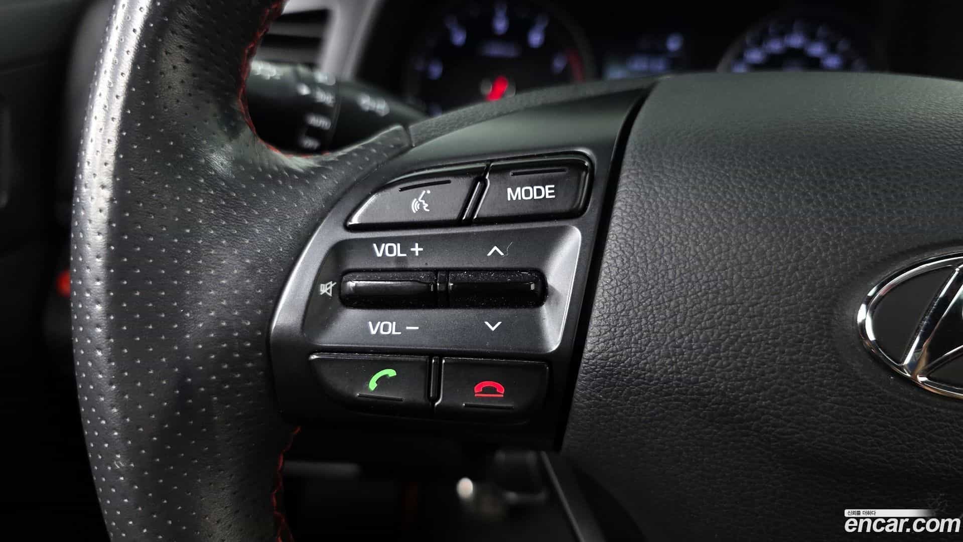 AVANTE Hyundai 2017.0-OPTION-046